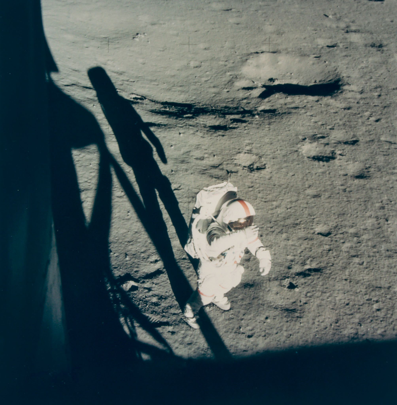 Illustration for article titled The crappy photos of NASA's golden era you never get to see
